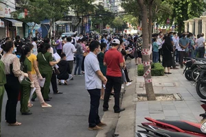 Vụ tình nguyện viên tiêm vaccine mắc COVID-19: Gần 1.000 người âm tính 