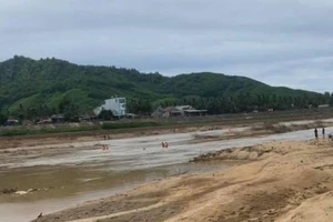 2 cha con chết đuối thương tâm khi đi thả lưới trên sông