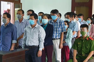 17 quan chức, cán bộ vụ lộ đề thi công chức lãnh án 