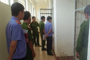 Người bị tạm giam gọi điện tố cáo, 9 cán bộ, chiến sĩ công an bị kỷ luật