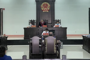 Yêu cầu văn phòng UBND tỉnh ra tòa vụ từ chối cung cấp thông tin