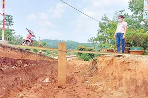 Kiểm tra, điều chỉnh thiết kế nâng cấp Quốc lộ 19 gây ảnh hưởng đến nhà dân