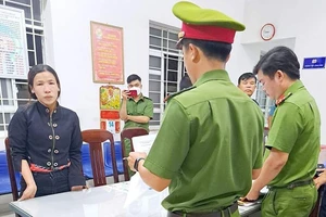 Bắt người phụ nữ vào trường chở nữ sinh đi lòng vòng về tội lừa đảo