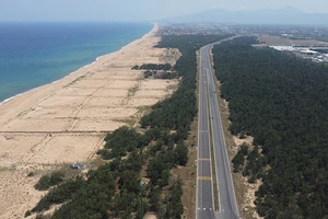 Phú Yên xem xét việc nắn đường ven biển theo đề xuất của doanh nghiệp