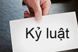 Chủ tịch xã giả chữ ký người khác để trục lợi