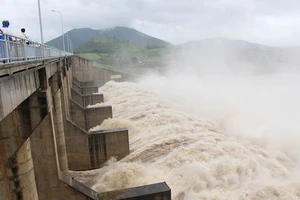 Thủy điện ở Phú Yên bắt đầu xả lũ lưu lượng lớn