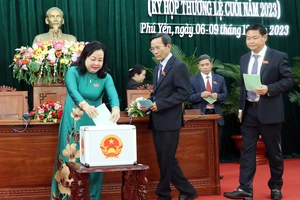 Giám đốc Sở VH-TT&DL Phú Yên có số phiếu tín nhiệm cao ít nhất 