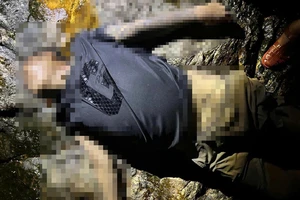 Phát hiện thi thể người đàn ông có hình xăm phủ kín tay trái