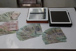 'Siêu đạo chích' cạy cửa nhà chùa cuỗm iPad, USD