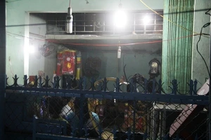 Leo lên nhà chữa cháy, một người tử vong do ngạt