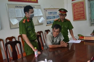 Tàu Thảo Vân 2 chìm trên sông Hàn: Bắt giam chủ tàu và hướng dẫn viên