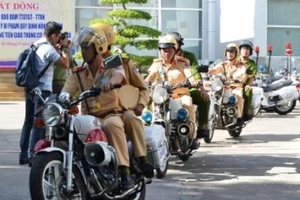 Lực lượng công an đồng loạt xuất quân xử lý 'ma men' vào giờ cao điểm
