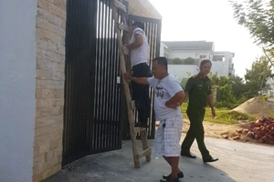 Cướp đột nhập phòng ngủ, đòi cưỡng hiếp nữ chủ nhà