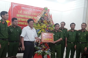 Khen thưởng lực lượng bắt hacker rải mã độc lừa 2 tỉ