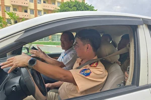 Công an TP.HCM sẽ nhận hồ sơ cấp đổi giấy phép lái xe tại 3 điểm