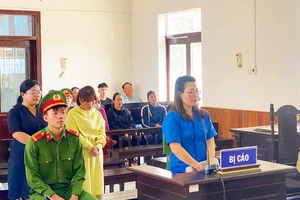 Cựu phó phòng công chứng bị phạt 2,6 năm tù vì nhận hối lộ