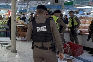 Xả súng hàng loạt gần chợ ẩm thực ở Bangkok, 6 người thiệt mạng