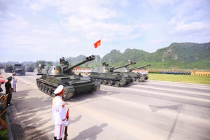 Ấn tượng các khối diễu binh và dàn khí tài khủng trong tổng hợp luyện cho đại lễ 80 năm