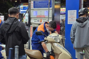 Chiều 20-11, giá xăng dầu giảm nhỏ giọt