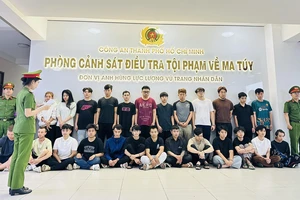 Phá đường dây cần sa qua mạng tại TP.HCM, bắt 28 người nước ngoài và Việt Nam