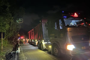 Cơ quan công an khám nghiệm hiện trường, điều tra nguyên nhân va chạm.