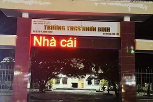 Bình Định: Bảng điện tử trường học chạy quảng cáo cá độ do bị hack