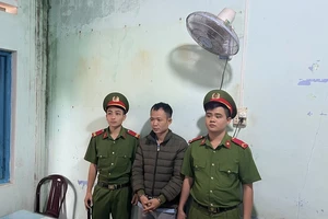 1 nhân viên y tế chiếm đoạt 100 triệu đồng lừa chạy việc