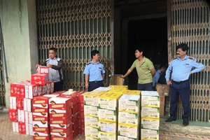 Quản lý thị trường thu giữ 11.000 sản phẩm bánh kẹo không rõ nguồn gốc