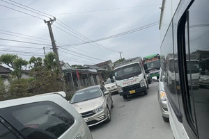 Kẹt xe kéo dài hơn 5km trên quốc lộ 19 tỉnh Bình Định