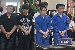 Nhóm thanh thiếu niên lãnh án từ mâu thuẫn trên facebook 