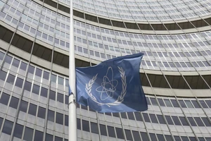 Cờ của Cơ quan Năng lượng Nguyên tử Quốc tế (IAEA). Ảnh: AP
