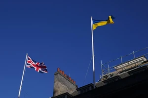 Tân thủ tướng Anh điện đàm với Tổng thống Zelensky, cam kết ủng hộ Ukraine “kiên định”. Ảnh: AP