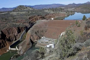 Mỹ phê chuẩn dự án phá dỡ đập thủy điện lớn nhất trong lịch sử để cứu cá hồi