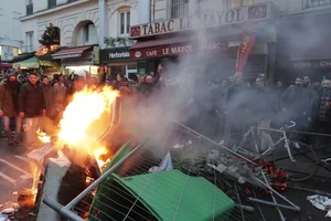 Nhóm biểu tình người Kurd đụng độ với cảnh sát sau vụ xả súng ở trung tâm Paris