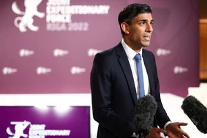 Thủ tướng Anh bị chỉ trích vì câu hỏi với người vô gia cư