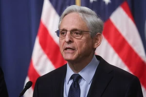 Bộ trưởng Tư pháp Mỹ Merrick Garland thông báo bổ nhiệm cố vấn đặc biệt để điều tra việc xử lý tài liệu mật của Tổng thống Joe Biden tại Bộ Tư pháp Mỹ ở thủ đô Washington D.C. ngày 12-1. Ảnh: REUTERS
