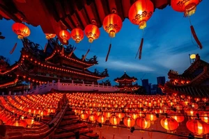 Chùm ảnh các nước châu Á trang hoàng mừng Tết 