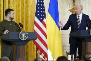 Ông Biden nói sẽ thảo luận với ông Zelensky về các yêu cầu vũ khí của Ukraine 