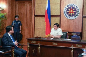 Tổng thống Philippines - ông Ferdinand Marcos Jr gặp Đại sứ Trung Quốc Hoàng Khê Liên tại thủ đô Manila (Philippines) ngày 14-2.