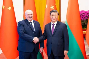 Chủ tịch TQ Tập Cận Bình đón Tổng thống Belarus Alexander Lukashenko tại Đại lễ đường Nhân dân ở thủ đô Bắc Kinh (TQ) ngày 1-3. Ảnh: TÂN HOA XÃ