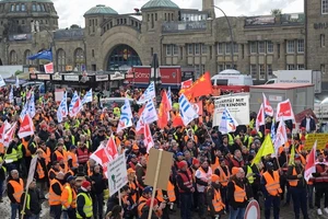 VIDEO: Đình công lớn nhất trong nhiều thập niên ở Đức