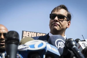 Hạ nghị sĩ Mỹ 'dày dạn kinh nghiệm Phố Wall' hầu tòa sau cáo buộc phạm 13 tội