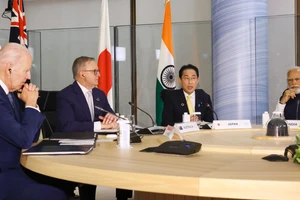 (từ trái) Tổng thống Mỹ Joe Biden, Thủ tướng Úc Anthony Albanese, Thủ tướng Nhật Fumio Kishida và Thủ tướng Ấn Độ Narendra Modi tại hội nghị thượng đỉnh nhóm Quad ngày 20-5. Ảnh: KYODO