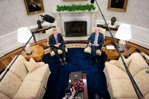 Hơn 1 giờ 'thảo luận hiệu quả', vấn đề nâng trần nợ công Mỹ vẫn chưa có lời giải