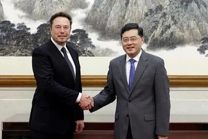Ông Tần Cương tiếp tỉ phú Elon Musk ở Bắc Kinh