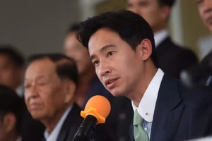Ông Pita Limjaroenra có thể bị loại khỏi cuộc đua tranh chức thủ tướng Thái Lan 