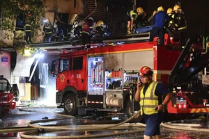 VIDEO: Nổ gas kinh hoàng ở nhà hàng Trung Quốc, 31 người chết