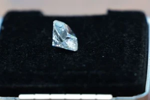 Ông Modi tặng kim cương cho bà Jill Biden 