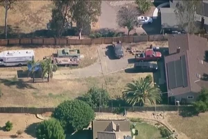 Thương tâm anh trai 3 tuổi nghịch súng bắn chết em gái 1 tuổi