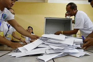 Khmer Times: Đảng Thủ tướng Hun Sen thắng 120/125 ghế nghị sĩ